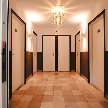 فندق Diana Westend 5*